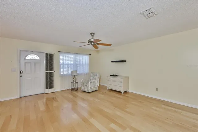 $135,000 | 1906 Canterbury Lane, Unit 16, Sun City Center, FL 33573