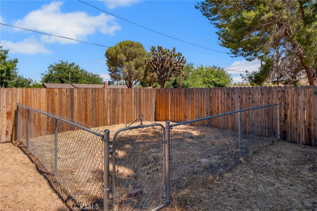 13251 Winona Road Apple Valley, CA 92308 - Photo 33 of 36