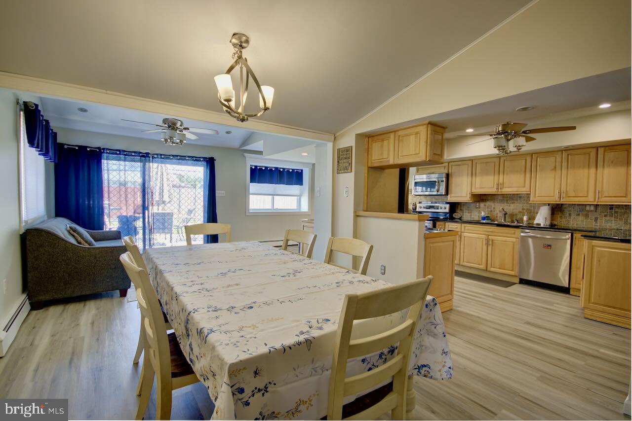 18 Plumtree Road Levittown, PA 19056 - Photo 8 of 22