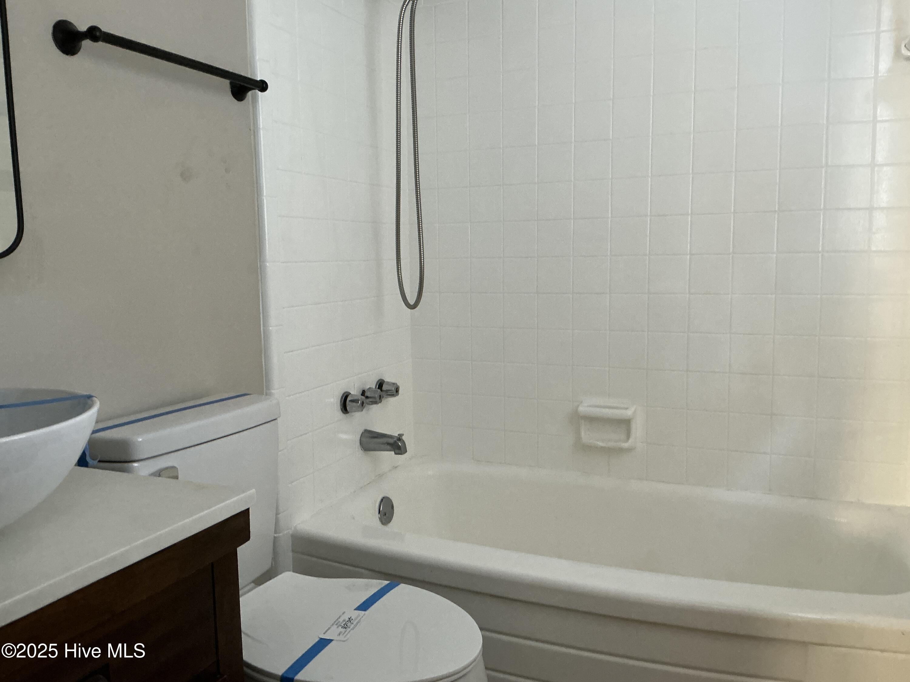 1201 Clifton Road Jacksonville, NC 28540 - Photo 18 of 28 Upstairs hall full bathroom