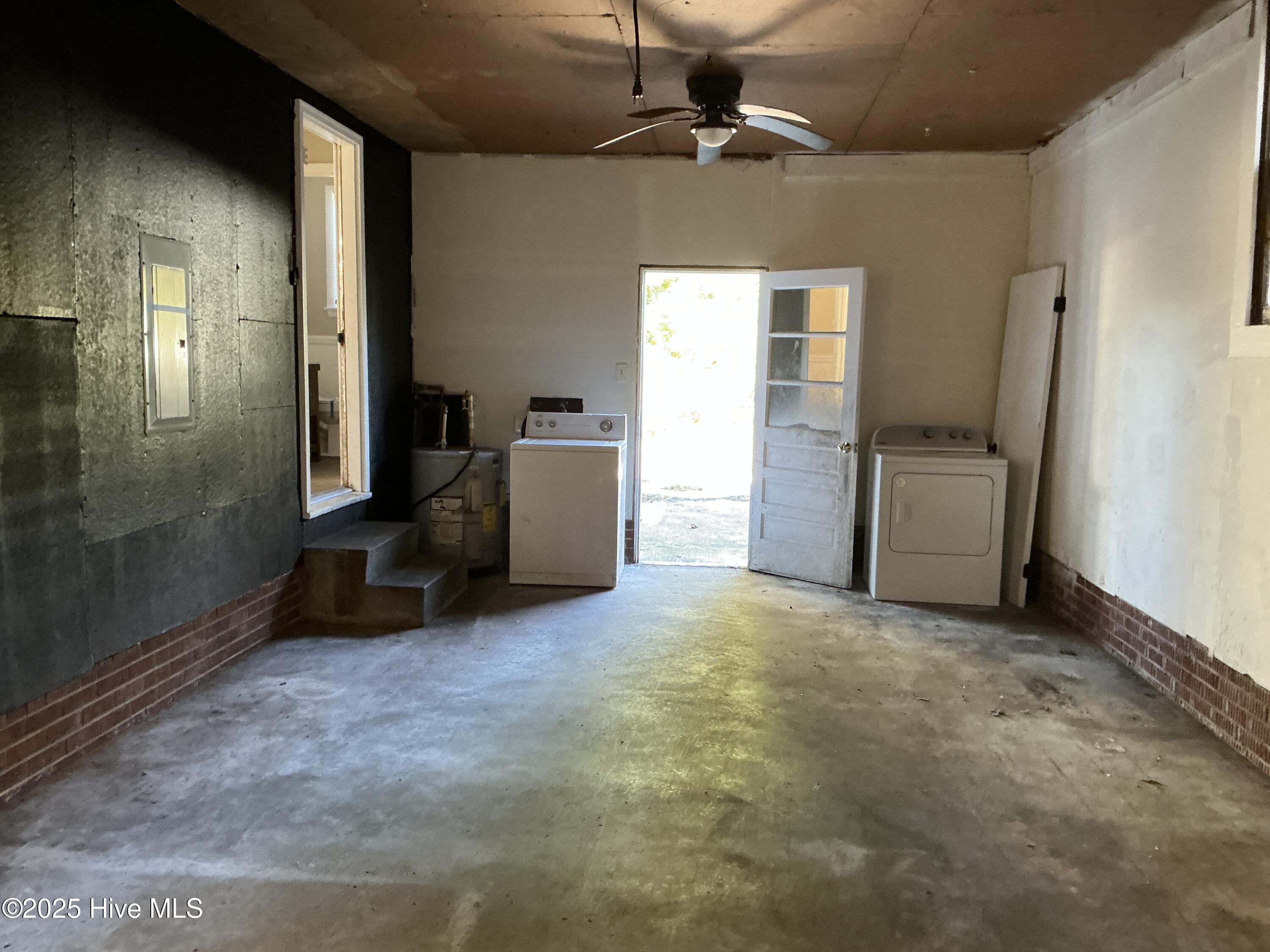 1201 Clifton Road Jacksonville, NC 28540 - Photo 28 of 28 Laundry inside of garage