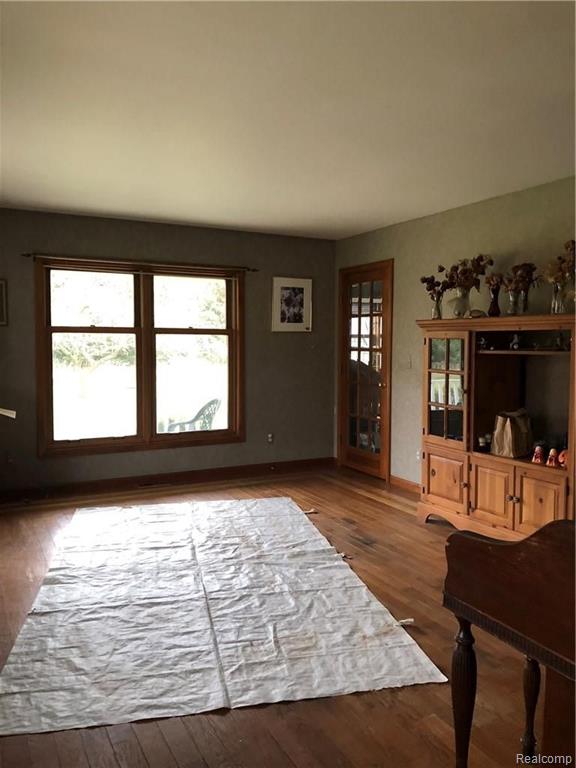 6347 Deacon Hill Road Howell, MI 48843 - Photo 8 of 24