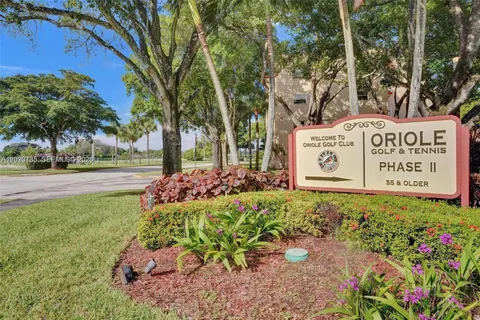 $129,000 | 1030 Country Club Drive, Unit 405, Margate, FL 33063