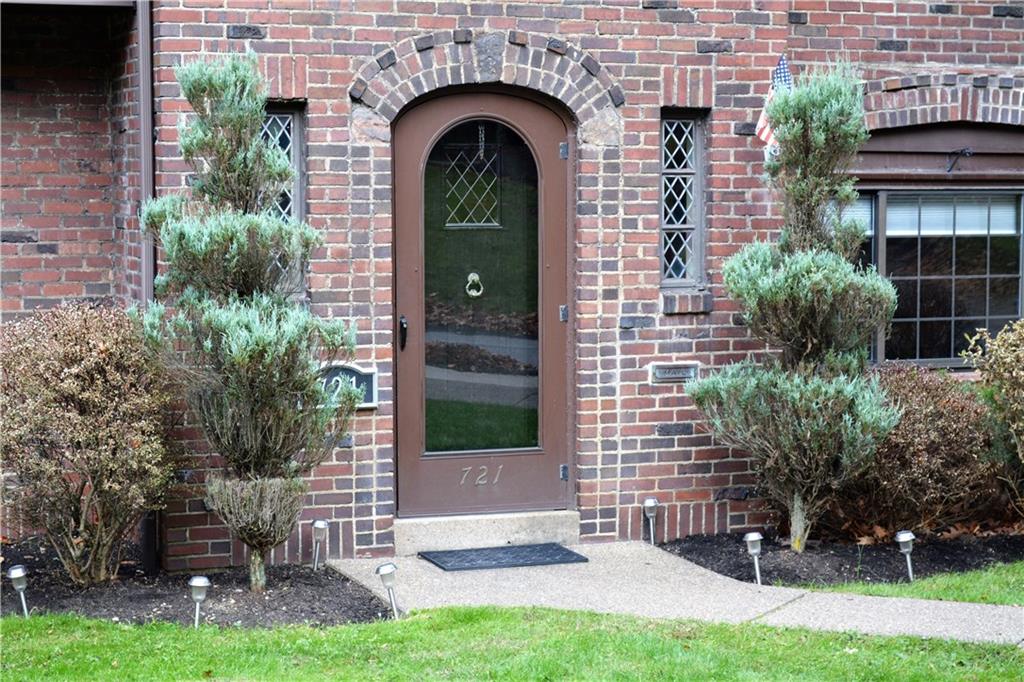 721 Cascade Road Pittsburgh, PA 15221 - Photo 2 of 25 Gallery Image 2