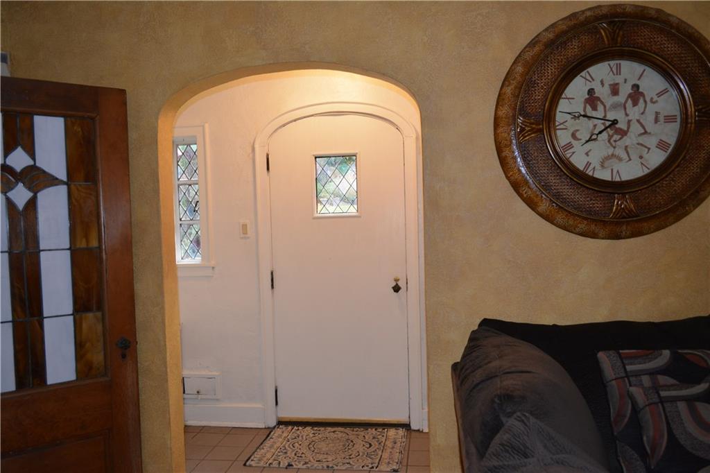 721 Cascade Road Pittsburgh, PA 15221 - Photo 3 of 25 Gallery Image 3