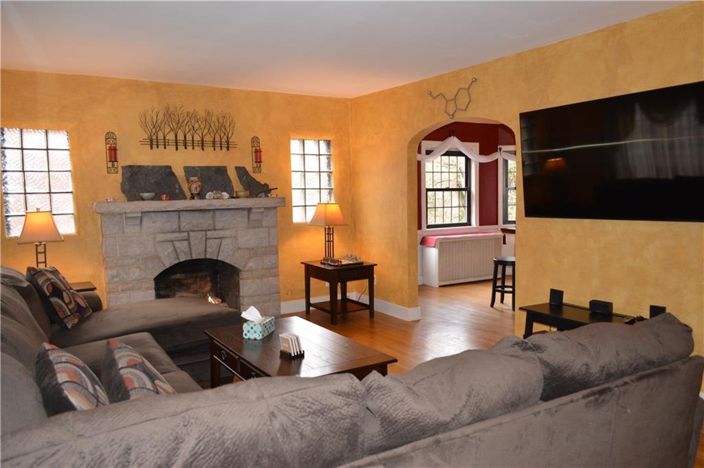 721 Cascade Road Pittsburgh, PA 15221 - Photo 4 of 25 Gallery Image 4