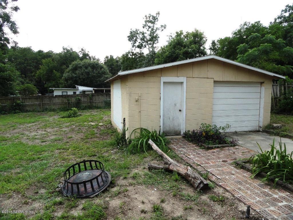 9776 Buncome Road Jacksonville, FL 32246 - Photo 20 of 21 Workshop and garage