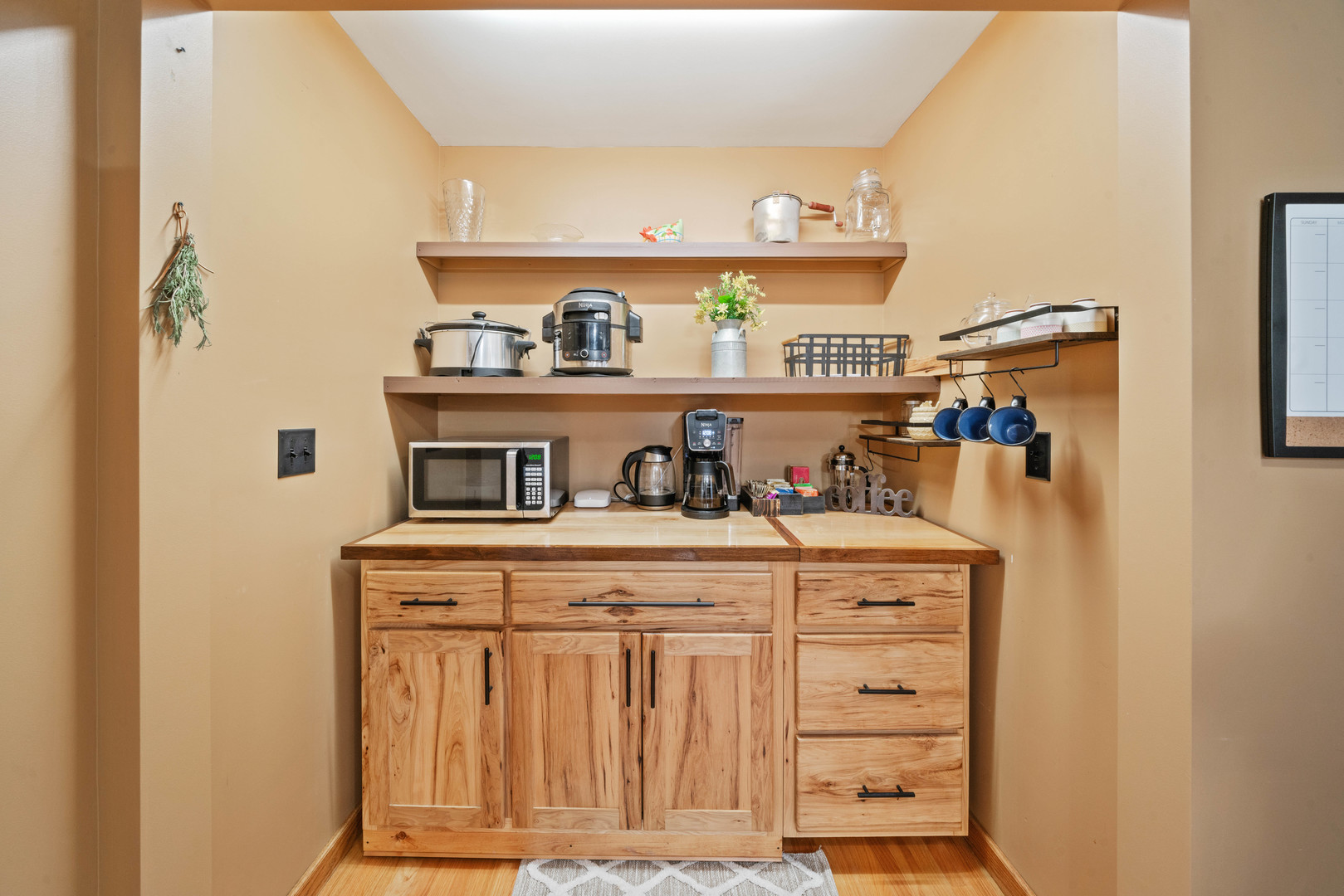 33844 North State Road Genoa, IL 60135 - Photo 11 of 33 a close view of closet
