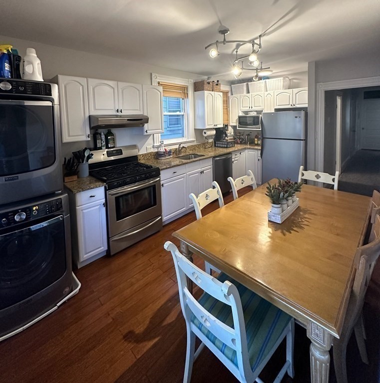 7 Hatch Street, Unit 2 Boston, MA 02127 - Photo 5 of 9