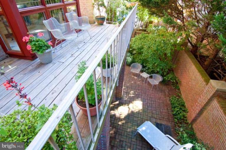 8038 Rising Ridge Road Bethesda, MD 20817 - Photo 11 of 30 Patio