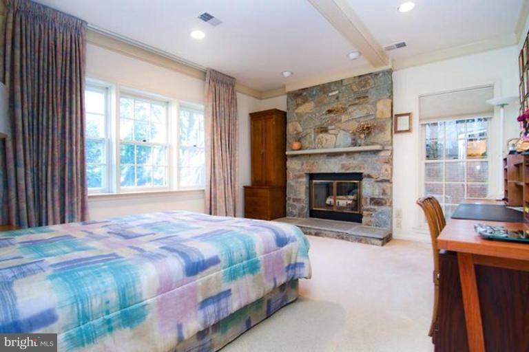 8038 Rising Ridge Road Bethesda, MD 20817 - Photo 26 of 30 Bedroom #3