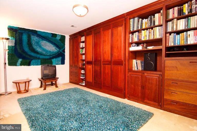 8038 Rising Ridge Road Bethesda, MD 20817 - Photo 27 of 30 Study