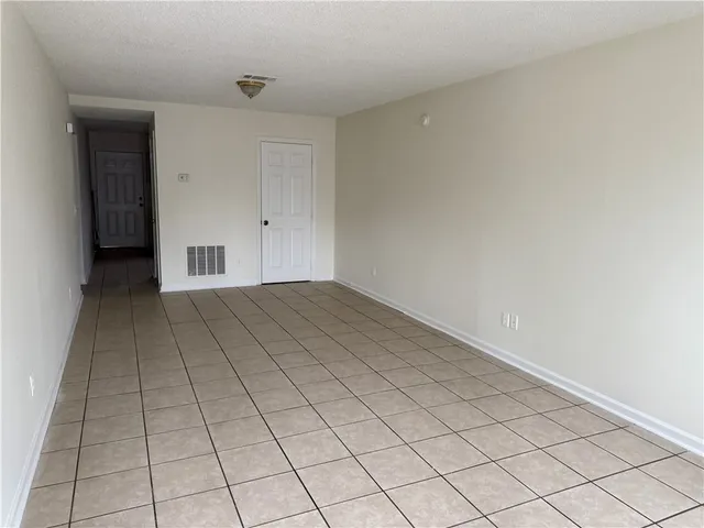 $995 | 890 East Cherry Street, Unit 103, Jesup, GA 31546