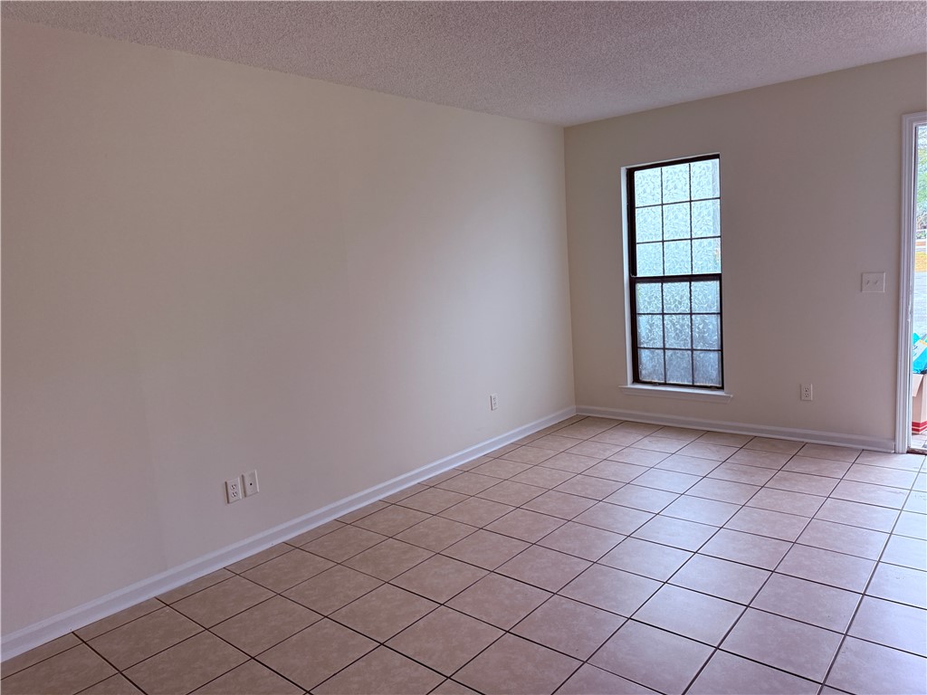 890 East Cherry Street, Unit 103 Jesup, GA 31546 - Photo 2 of 12