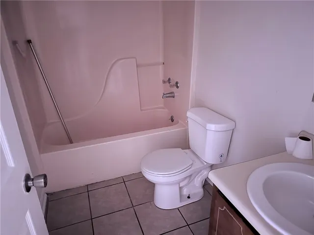 $995 | 890 East Cherry Street, Unit 103, Jesup, GA 31546