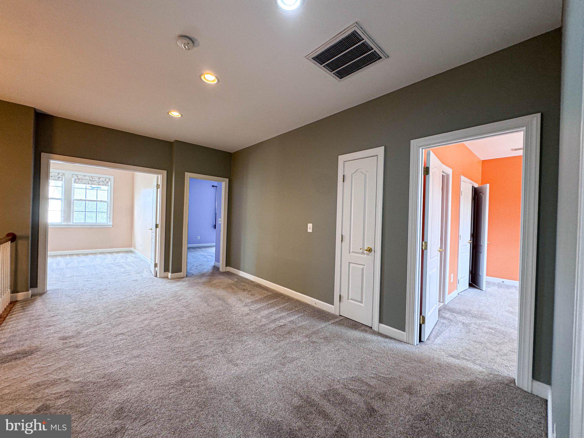 22827 Oakgrove Road Sterling, VA 20166 - Photo 27 of 56 Spacious, versatile living area awaits.