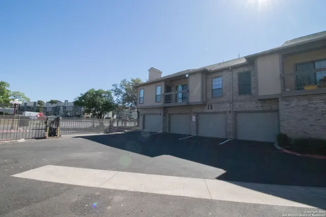 $124,900 | 11839 Parliament, Unit 122, San Antonio, TX 78216