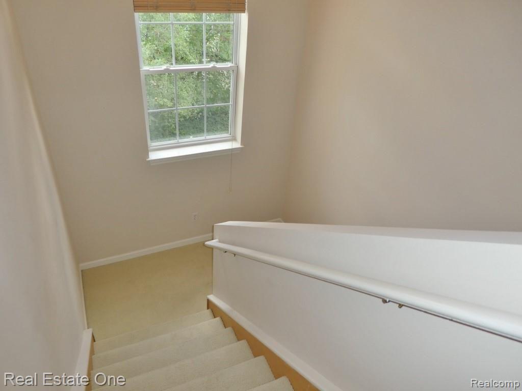 2660 Crooks Road Royal Oak, MI 48073 - Photo 17 of 33