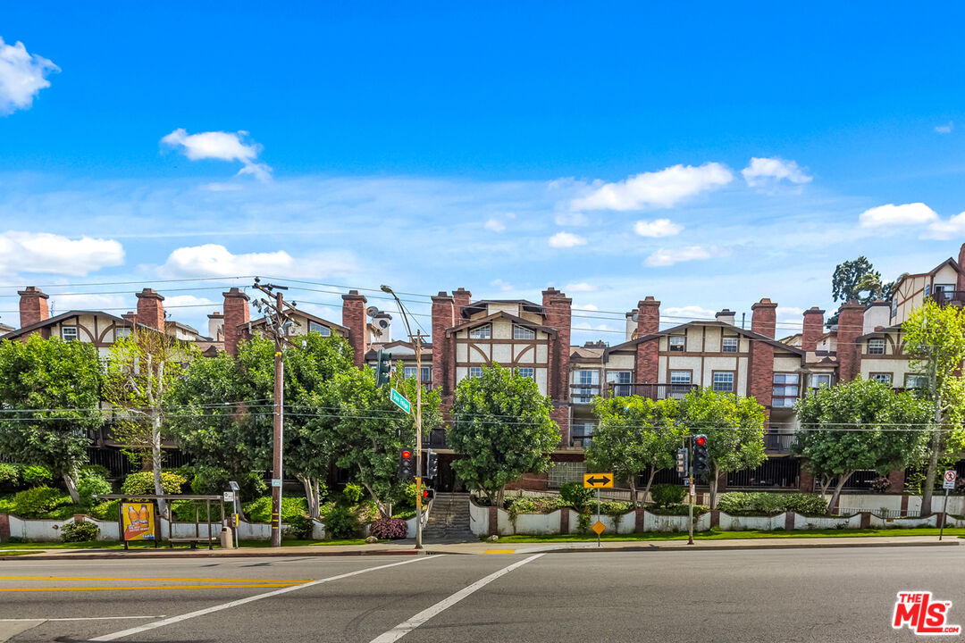 3800 Stocker Street, Unit 23 View Park, CA 90008 - Photo 2 of 33 a view of a city