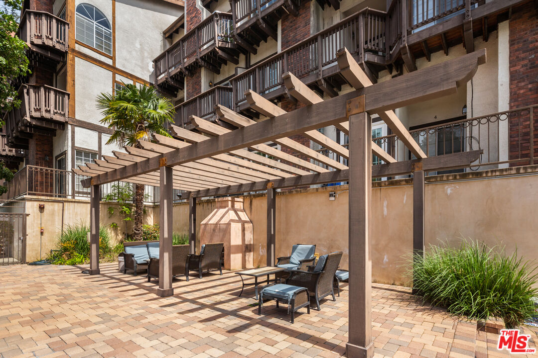 3800 Stocker Street, Unit 23 View Park, CA 90008 - Photo 28 of 33 a view of outdoor space with seating area