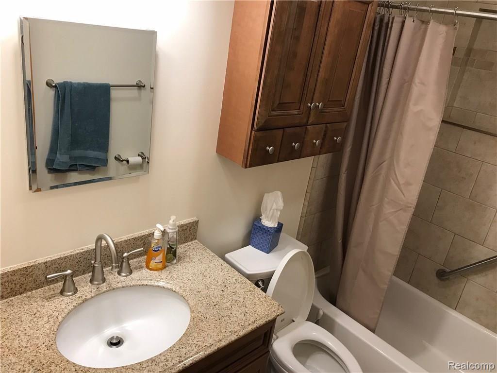 533 Rewold Drive Rochester, MI 48307 - Photo 22 of 39