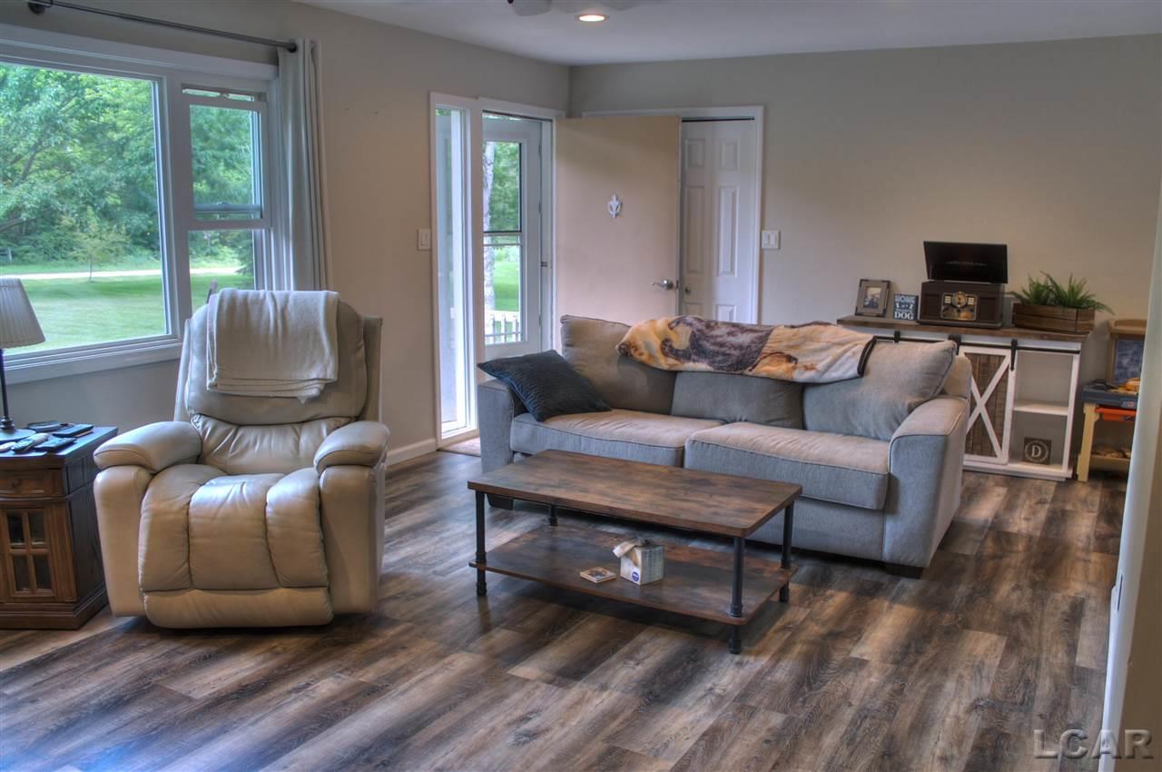 2317 Laberdee Road Adrian, MI 49221 - Photo 5 of 17 Living Room
