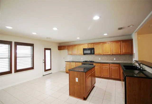 $2,500 | 21611 Britton Hill Way, Katy, TX 77449