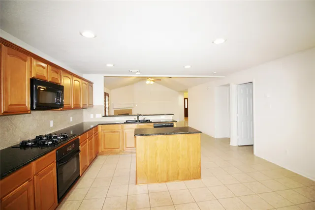 $2,500 | 21611 Britton Hill Way, Katy, TX 77449