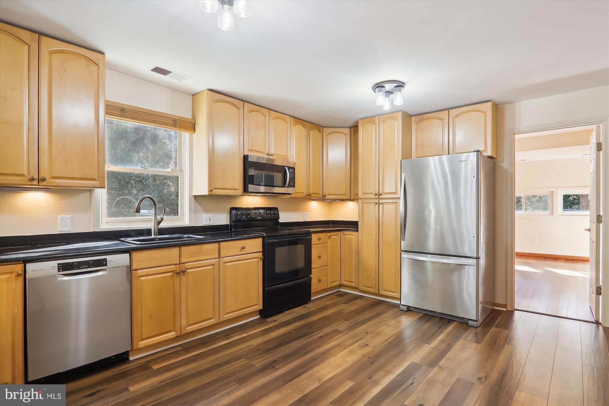 18301 Brooke Road Sandy Spring, MD 20860 - Photo 13 of 70 Updated kitchen