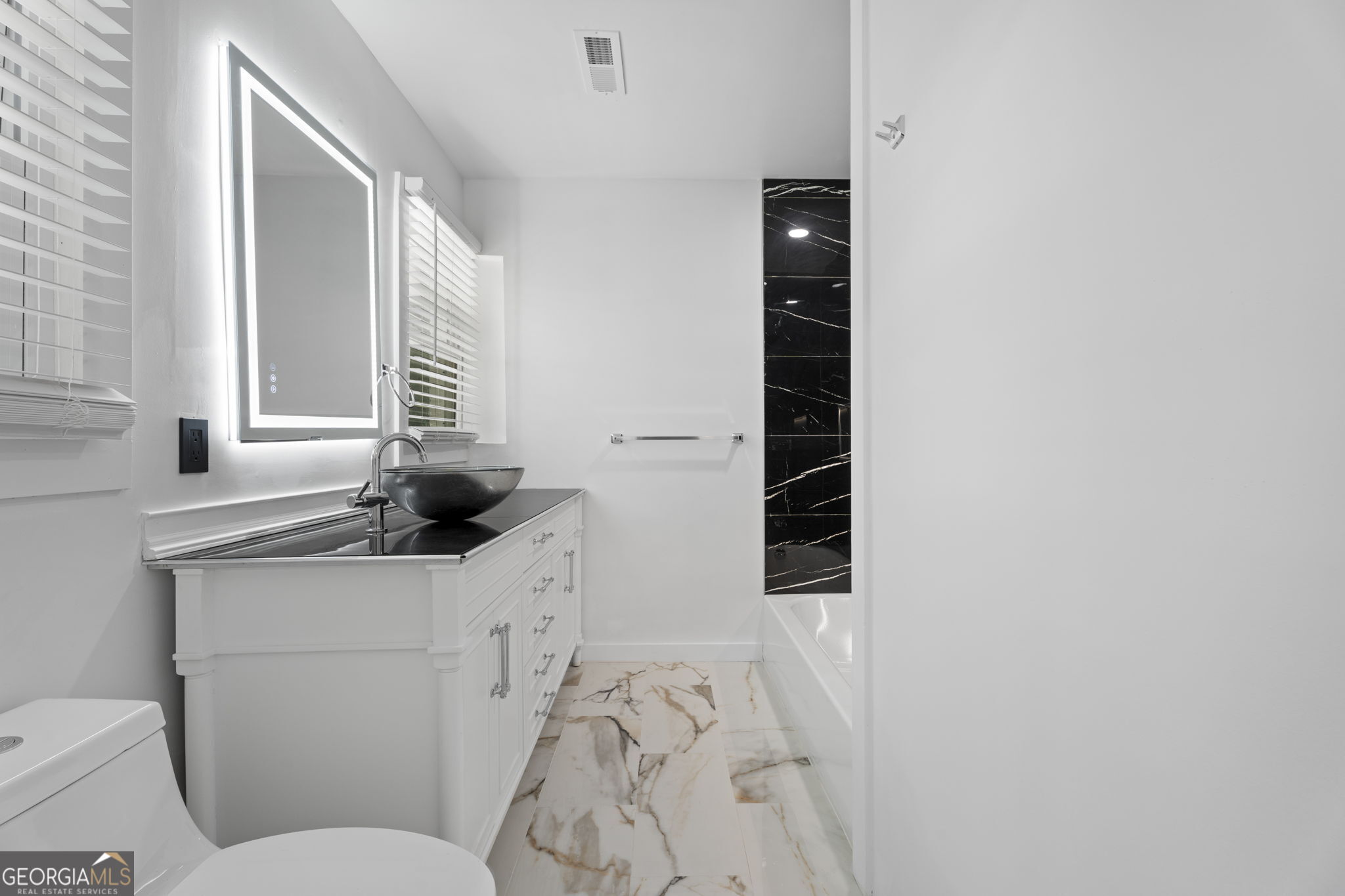 2783 Ben Hill Road East Point, GA 30344 - Photo 12 of 35 Gallery Image 12