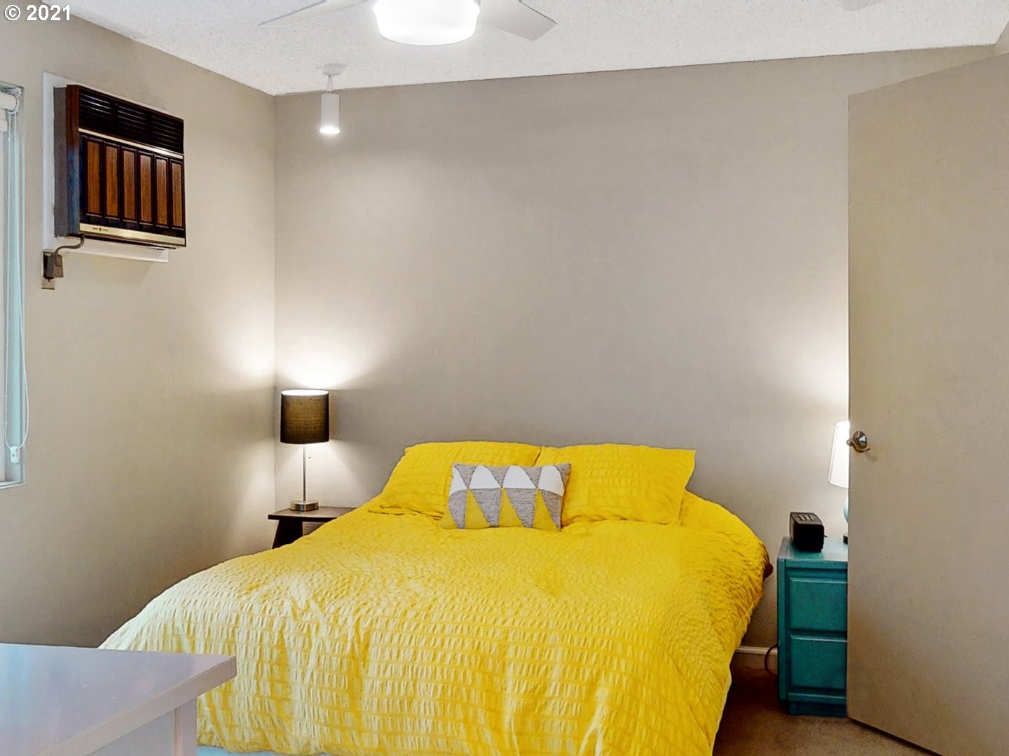 40 Brae Burn Drive Eugene, OR 97405 - Photo 18 of 32 a bedroom with a bed and a night stand