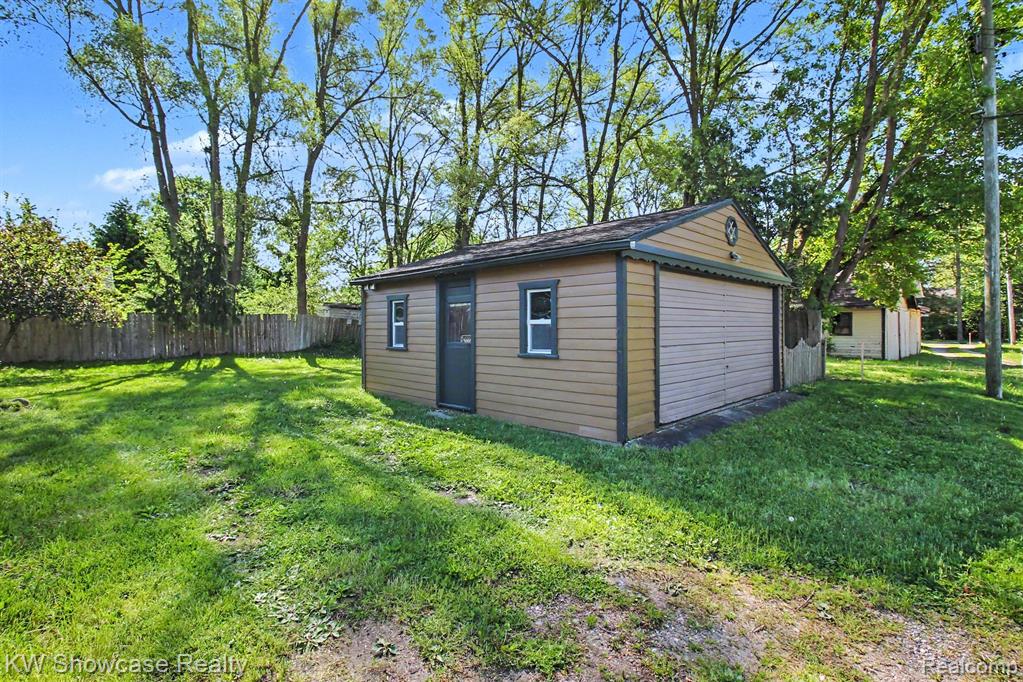 349 West Livingston Road Highland, MI 48357 - Photo 20 of 26