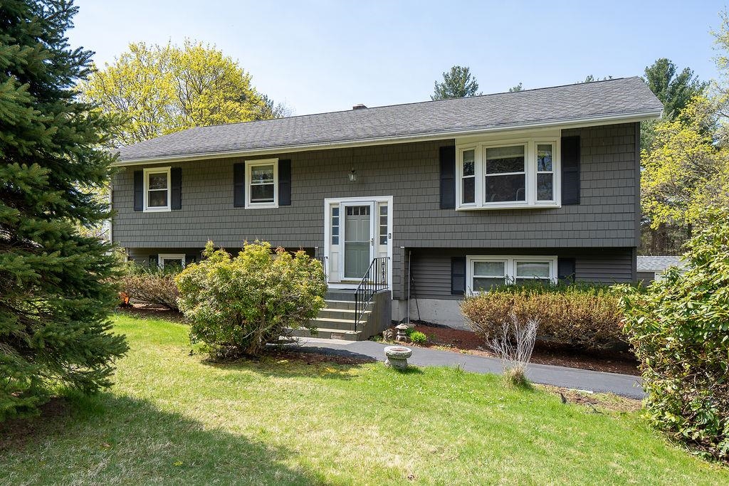73 Lane Road Derry, NH 03038 - Photo 2 of 32