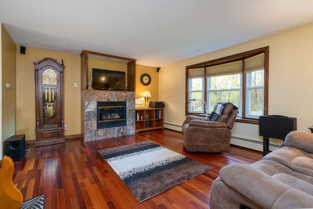 73 Lane Road Derry, NH 03038 - Photo 4 of 32
