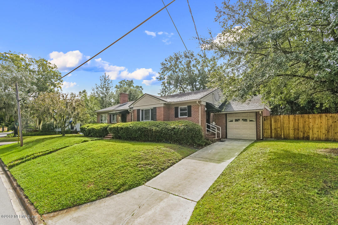 1816 Lorimier Road Jacksonville, FL 32207 - Photo 24 of 25 a front view of house with yard and green space