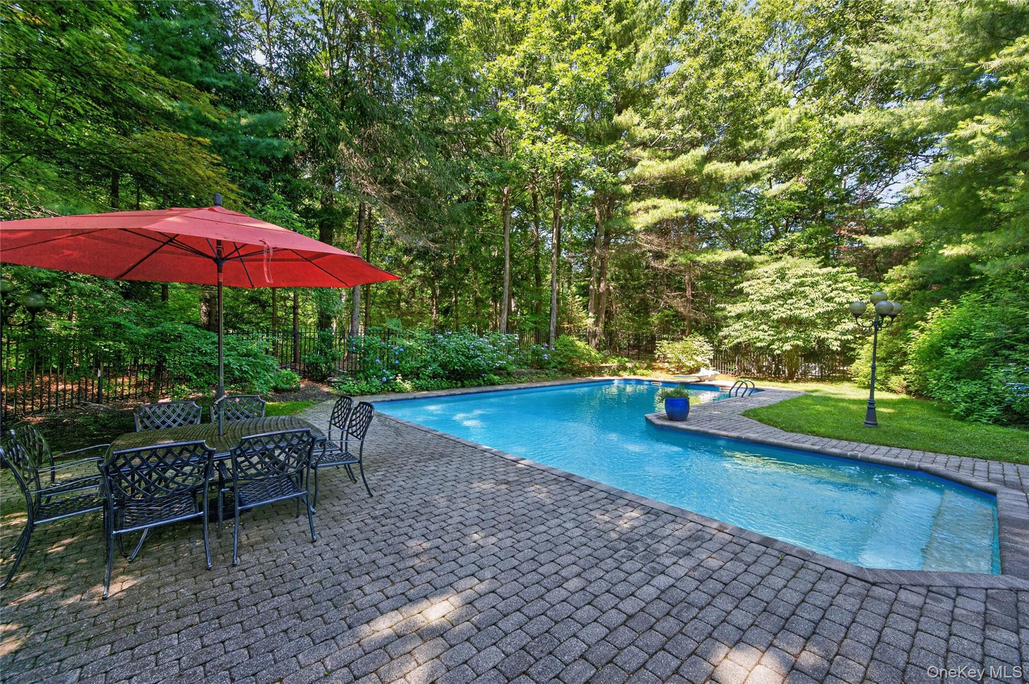 2108 Edge Road Muttontown, NY 11791 - Photo 31 of 38