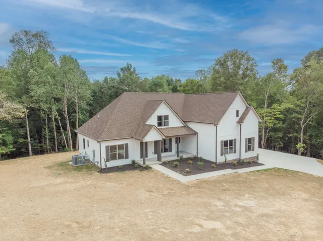 $920,000 | 1183 Hangar Drive, Springfield, TN 37172