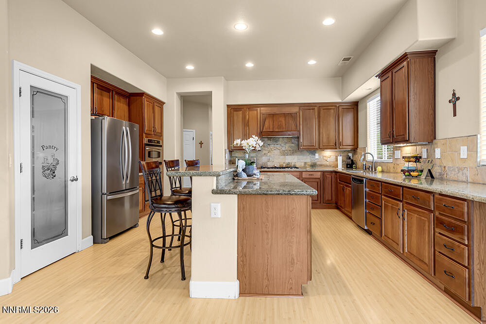 7865 Peavine Trail Court Reno, NV 89523 - Photo 8 of 33 Kitchen 1000x700
