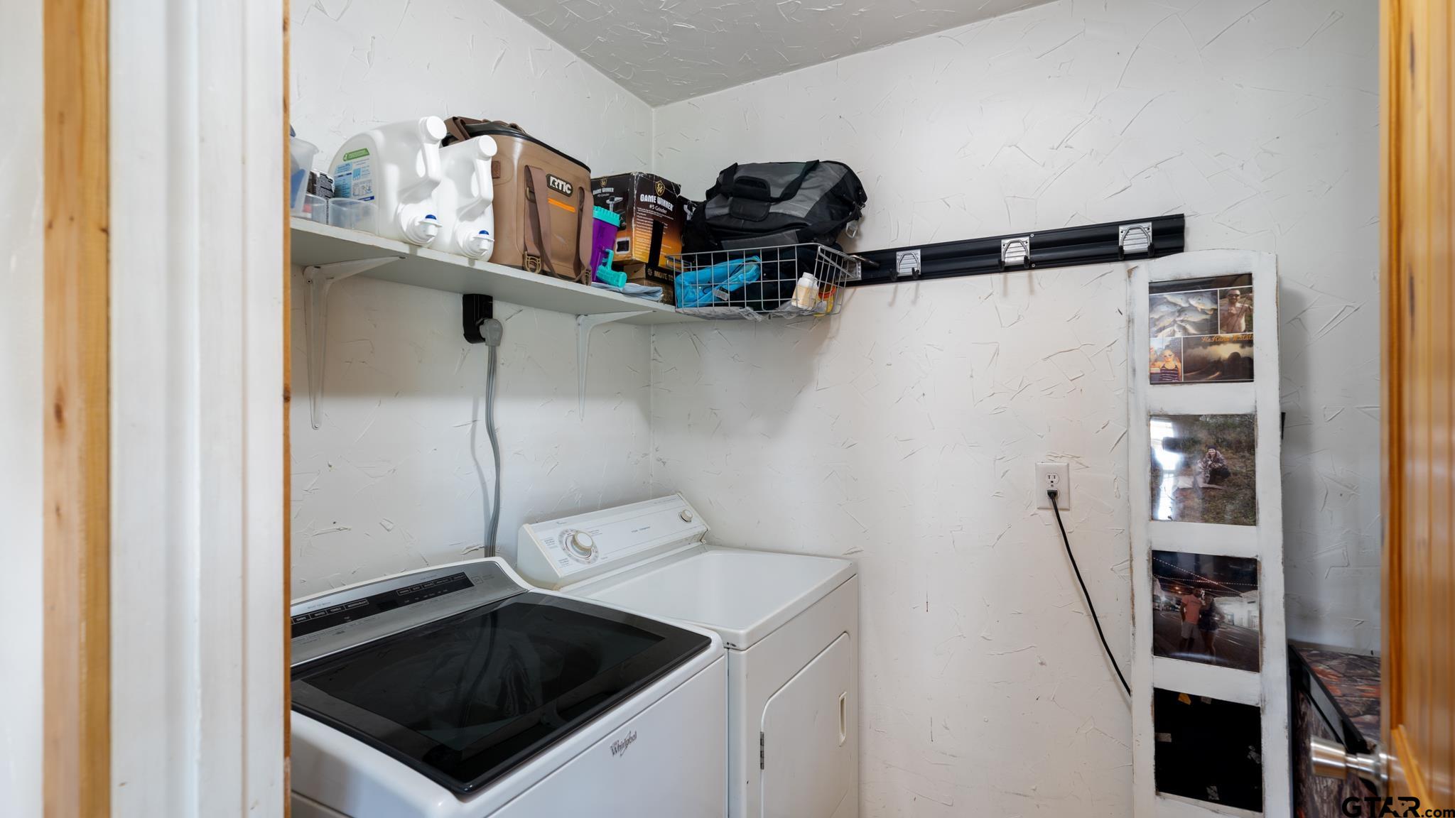 29080 Highway 19 Athens, TX 75752 - Photo 19 of 30 a utility room with dryer and washer