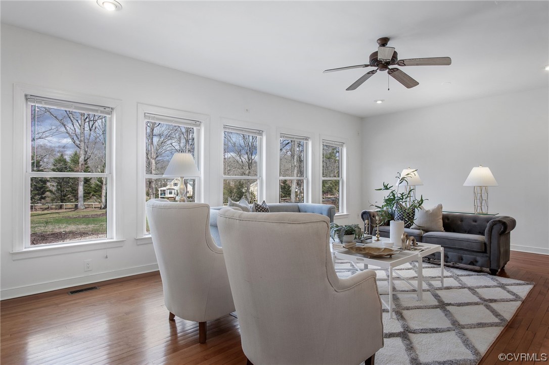 901 Hockett Road Manakin-Sabot, VA 23103 - Photo 8 of 39 a living room with furniture and a window