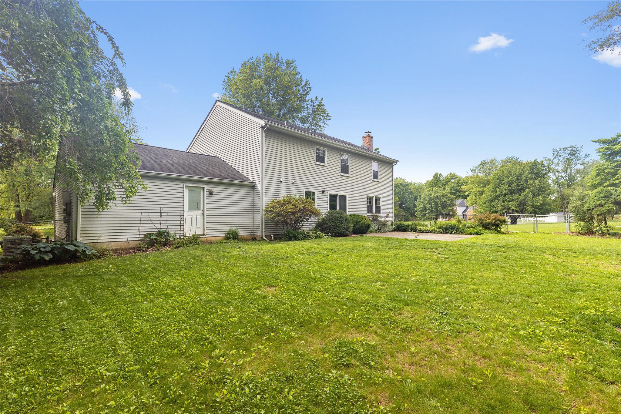 21917 Foxlair Road Gaithersburg, MD 20882 - Photo 39 of 49 backyard