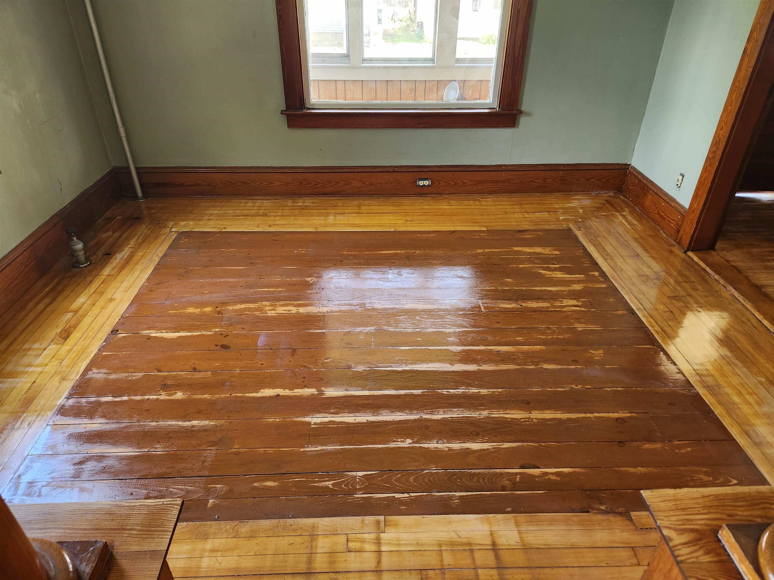 27 Spring Street Laconia, NH 03246 - Photo 5 of 12