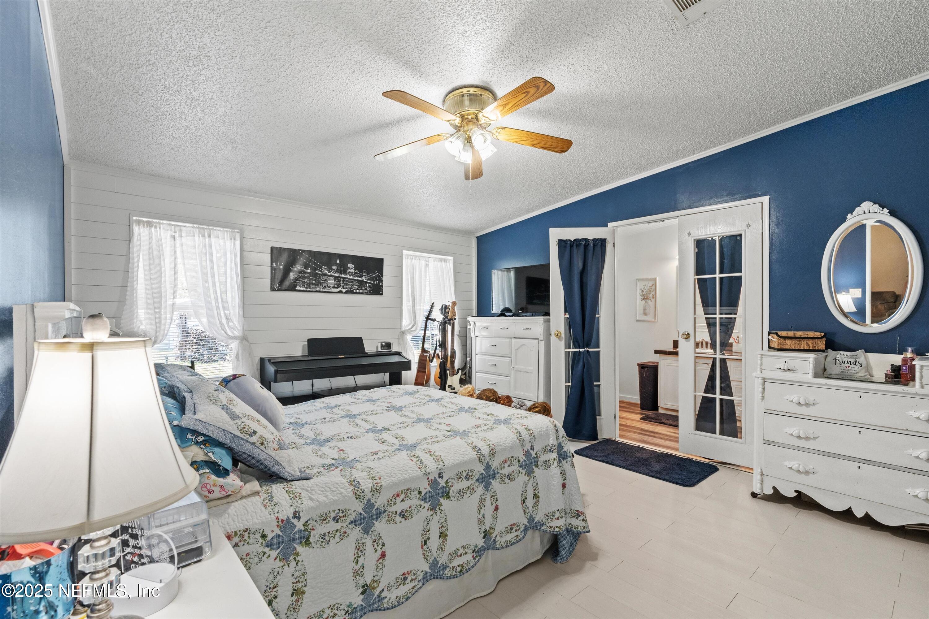 140 Edgewater Road Satsuma, FL 32189 - Photo 18 of 39 18-Primary Bedroom