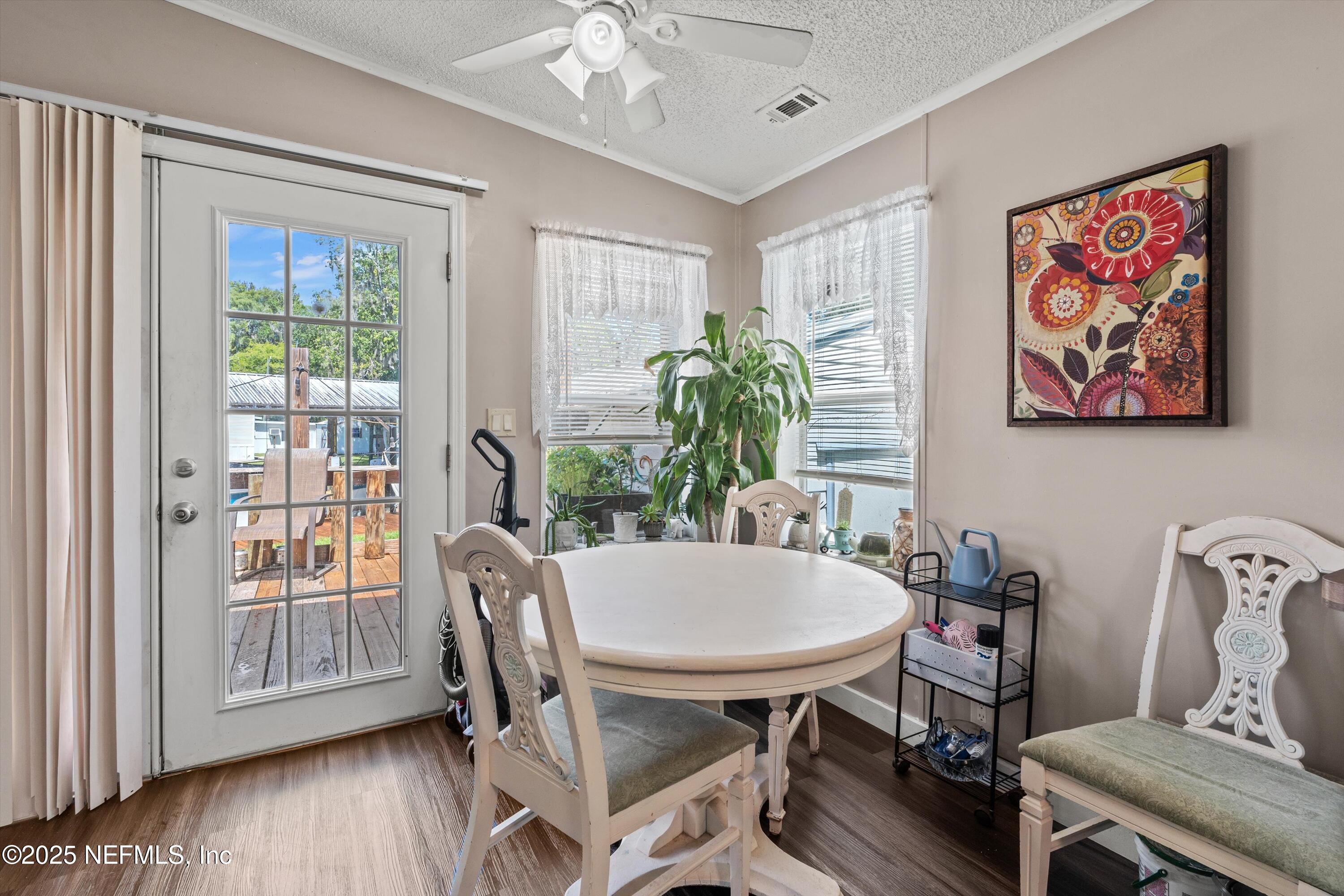 140 Edgewater Road Satsuma, FL 32189 - Photo 27 of 39 27-Breakfast Nook