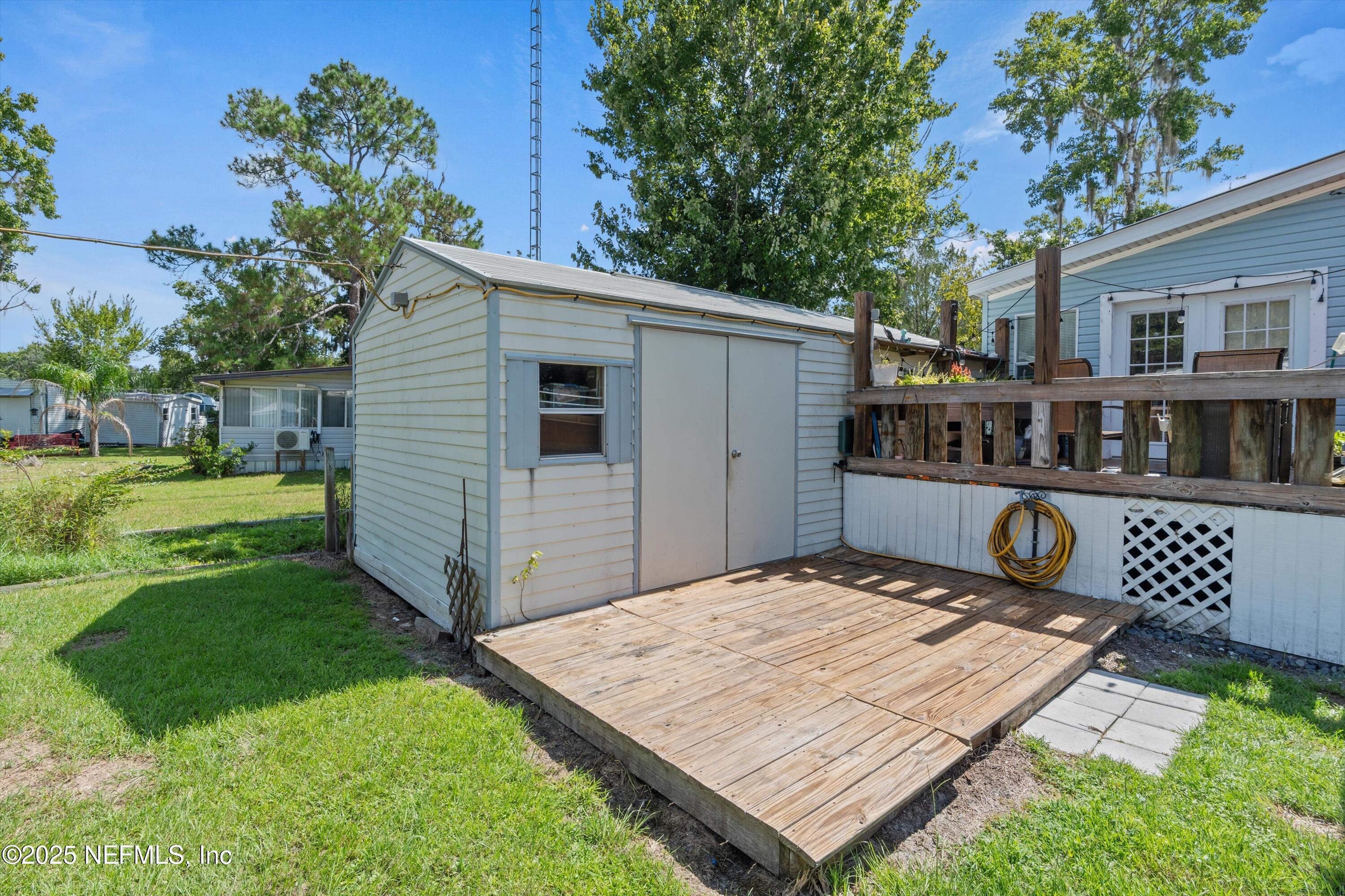 140 Edgewater Road Satsuma, FL 32189 - Photo 5 of 39 05-Storage