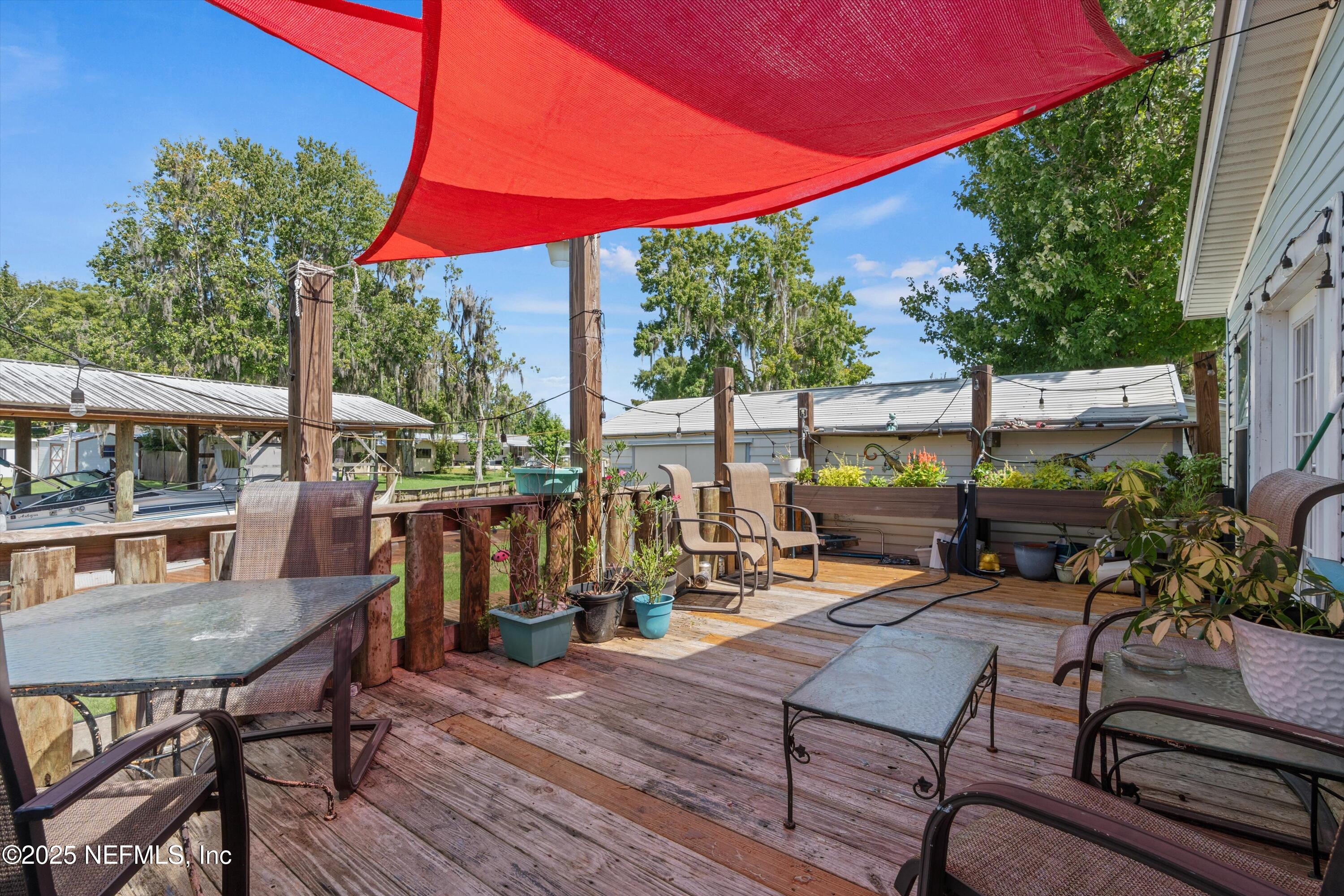 140 Edgewater Road Satsuma, FL 32189 - Photo 9 of 39 09-Deck