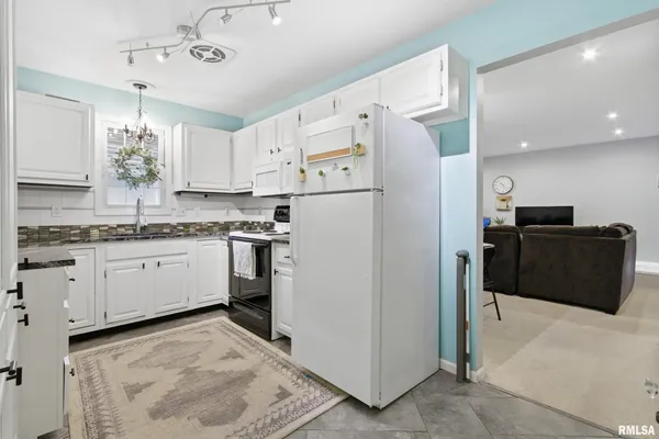 $110,000 | 50 Arlington Drive, Macomb, IL 61455