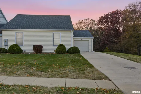 $110,000 | 50 Arlington Drive, Macomb, IL 61455