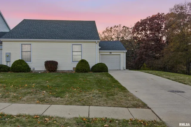 $110,000 | 50 Arlington Drive, Macomb, IL 61455