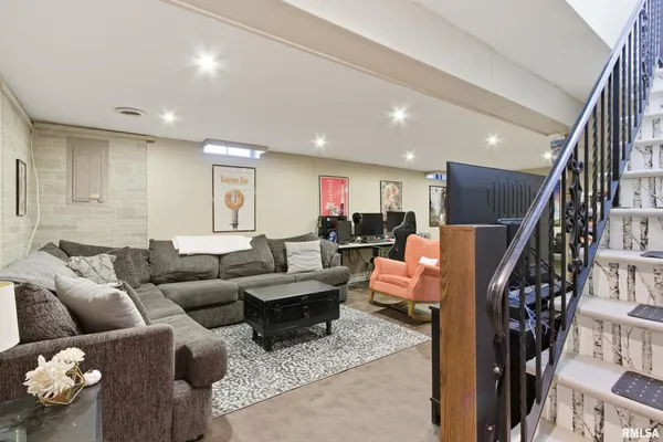 $110,000 | 50 Arlington Drive, Macomb, IL 61455